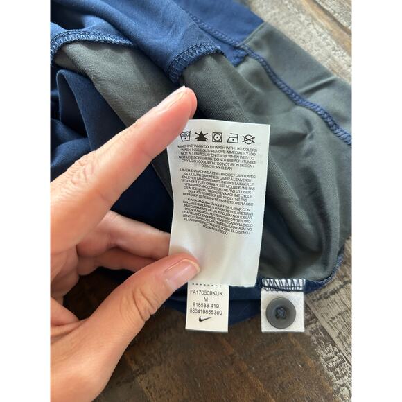 Men's Nike Dri-Fit Color block Performance Polo Size Medium EUC Sports Shirt - Picture 3 of 8